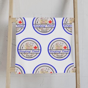 Singing Toad Hand Towel - Unique Kitchen Decor, Perfect Gift for Nature Lovers, Camping Accessory, Home Decor, Kitchen Gift