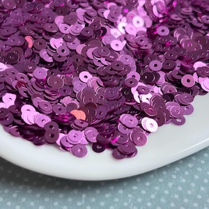 Sequins (5 gr) 4 mm,  Flat Round, Metallic glossy, Bright violet color, Paillettes, Loose Sequins for hand embroidery, C29