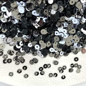 Sequins (5 gr) 4 mm, 5 mm  Flat Round, Metallic, Snake pattern, Double sided - Black/Silver color, Paillettes, Loose Sequins, LC12