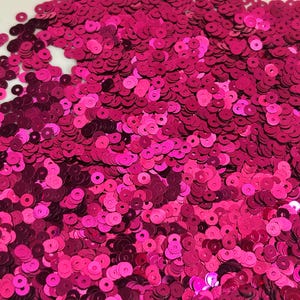 Sequins (5 gr) 4 mm,  Flat Round, Metallic, Magenta color, Paillettes, Loose Sequins for hand embroidery, C67