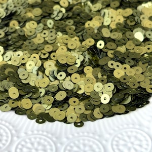 Sequins (5 gr) 3mm, 4 mm, Flat Round, Matte metallic, Olive, Paillettes, Loose Sequins for hand embroidery, Tiny Sequins, M418