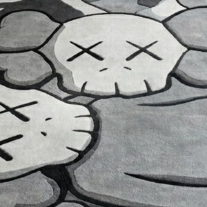 KAWS-inspirerad handtuftad ullmatta: Abstrakt gråsvart krämfärgad matta bild 4