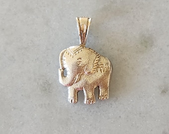 BETHZA Collier éléphant en argent sterling 925 avec pendentif majestueux éléphant en jade vert - Cadeau pour femme, Argent sterling