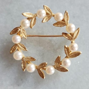 Vintage 14K Gold Pearl Wreath Brooch