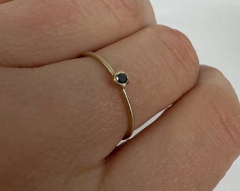 Anillo de oro amarillo 750 con diamante negro, reciclado, fino y minimalista, anillo de compromiso, anillo de oro, hecho a mano, oro auténtico.