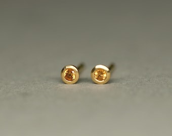 Saphir orange, 750 Gelbgold, 3mm Ohrstecker, rund, Goldohrstecker, Goldschmied, klein und dezent, Handarbeit, Echtgold, 18k Recyclinggold