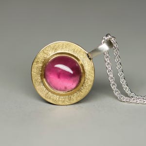 Gold 900, tourmaline, silver, pendant with chain, classic, geometric, goldsmiths, real jewelry, real gold, handmade, circle, matt, 22kt