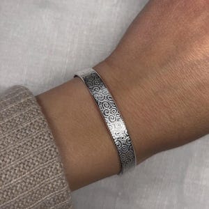 Silver bangle, matte, bangle, spirals, handmade, goldsmith, silver bangle, narrow, timeless, structure, recycled silver 925