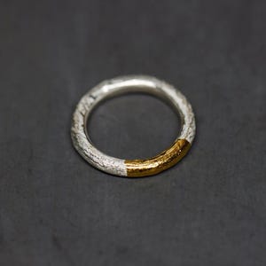 Silver ring fine gold, organic structure, reticulated, silver and gold, goldsmith design, Keum Boo, unique jewelry, hand-forged