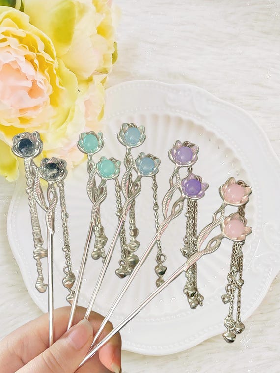 Exquisite hairpin Bridal Hair Pin with an Ivory Pearl Flower - Cassandra Lynne main image 4