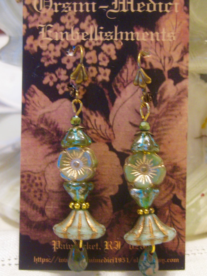 Garden Flower Earrings with Raindrops zdjęcie 1