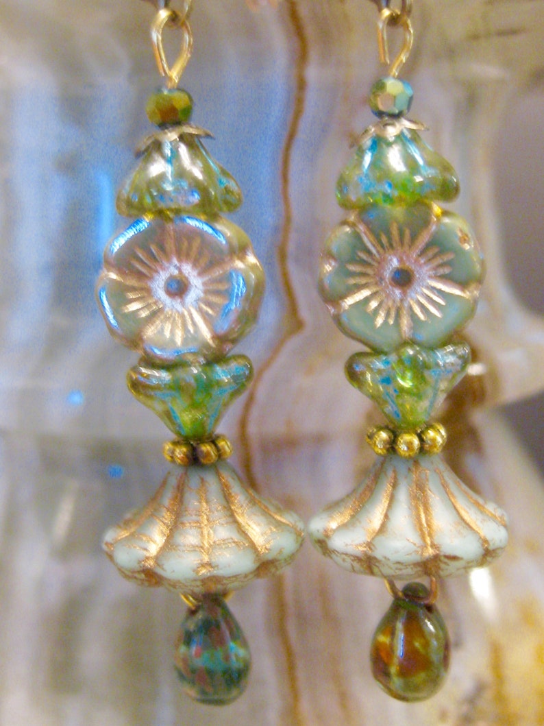 Garden Flower Earrings with Raindrops zdjęcie 3