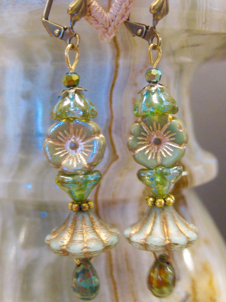 Garden Flower Earrings with Raindrops zdjęcie 2