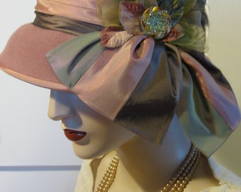 Lady Edith/ Dusty Rose Cloche with Czech Glass Button