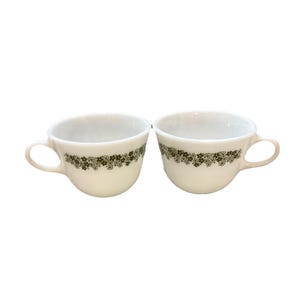 Vintage Pyrex Spring Blossom Crazy Daisy Coffee White Mugs Set of 2-Green Daisy