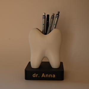 Personalized Tooth Pen Holder – The Perfect Gift for Dentists or a Fun Addition to Any Dental Office