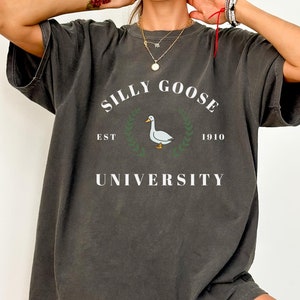 Silly Goose Shirt,Goose shirt,Silly Goose,Funny Goose Shirt,Funny Shirt,Silly Goose tee,Funny Goose gift,Silly Goose tshirt