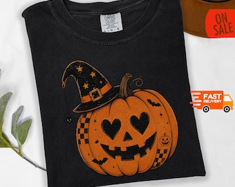 Vintage Smiley Pumpkin Face Shirt, Retro Halloween Graphic Tee, Cute Spooky Season Tee, Gift for Men and Women