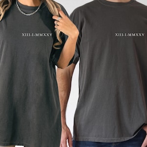 Camisa con números romanos, camiseta con números romanos, fecha con números romanos, regalo de fecha de boda, regalo de pareja a juego, regalo de compromiso, regalo para pareja,