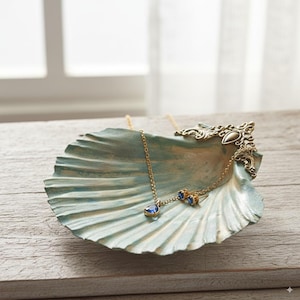 Elegant Decorative Seashell – Hand-Painted Coastal Wall Art, Ocean-Inspired Home Accent, Unique Gift