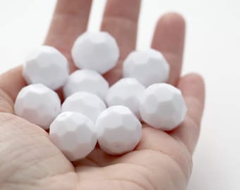 Vintage Lucite Beads Faceted Round White Chunky 18mm (8)