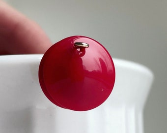 Vintage Red Lucite Round Coin Pillow Pendant Drop Beads 17mm (12)