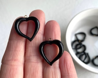 Vintage Jet Black Lucite Retro Lucite Heart Pendant Charms Drop Beads 21mm (4)