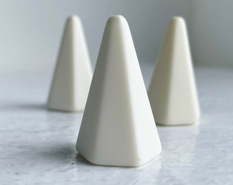 Vintage Lucite Cream Ivory Faceted Cone Drop Beads 29mm (6)