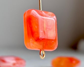 Orange kristallvita upphöjda fyrkantiga akrylpärlor 16 mm (10)