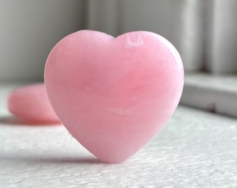 Dikke acrylmarmer roze witte hartkralen 38 mm (1 kraal)
