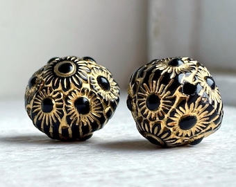 ブラックゴールドアクリルエッチングフラワービーズ彫刻フラワー20mm