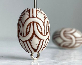 Carved Brown Cream Acrylic Oval Knot Beads 16mm (16)