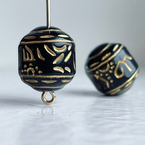 Black Gold Carved Rounded Barrel Nugget Beads 15mm (10)