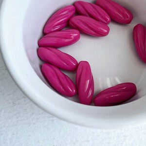 Vintage Lucite Beads Hot Pink Fluted Oval Twist Italy 30mm 10 image 3