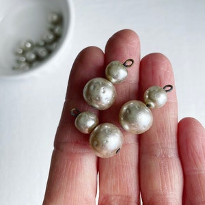 Vintage Japanese Pearl Pearly Glass Bead Charms Pendants Japan 23mm 8 image 2