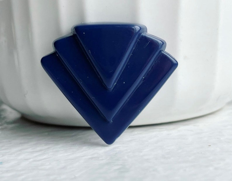 Vintage Navy Blue Lucite Layered Deco Triangle Cabochons Cabs Flatbacks 33mm 6 image 7