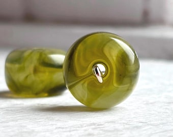 Olivgröna akrylmarmorerade munkpärlor 14 mm (10)