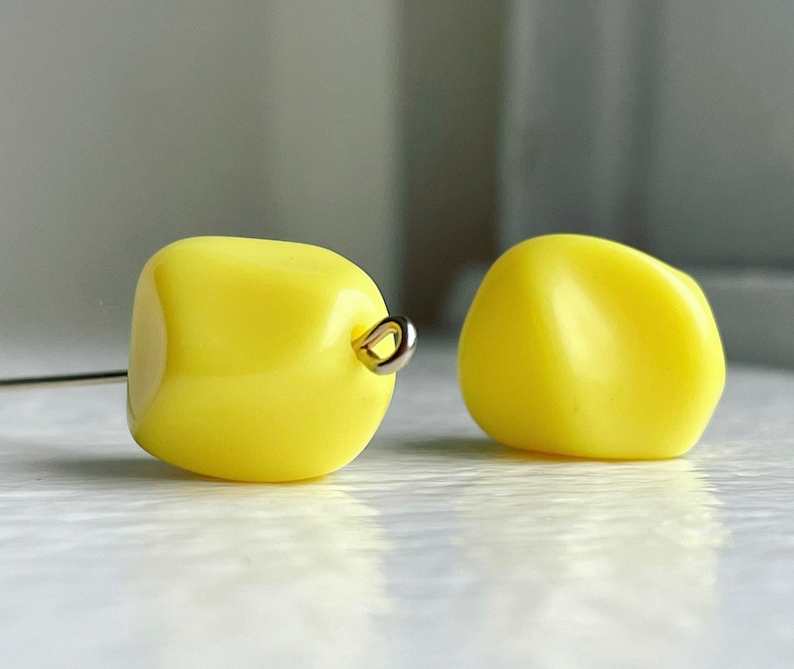 Vintage Yellow Lucite Pinched Oval Nugget Beads 16mm 12 image 4