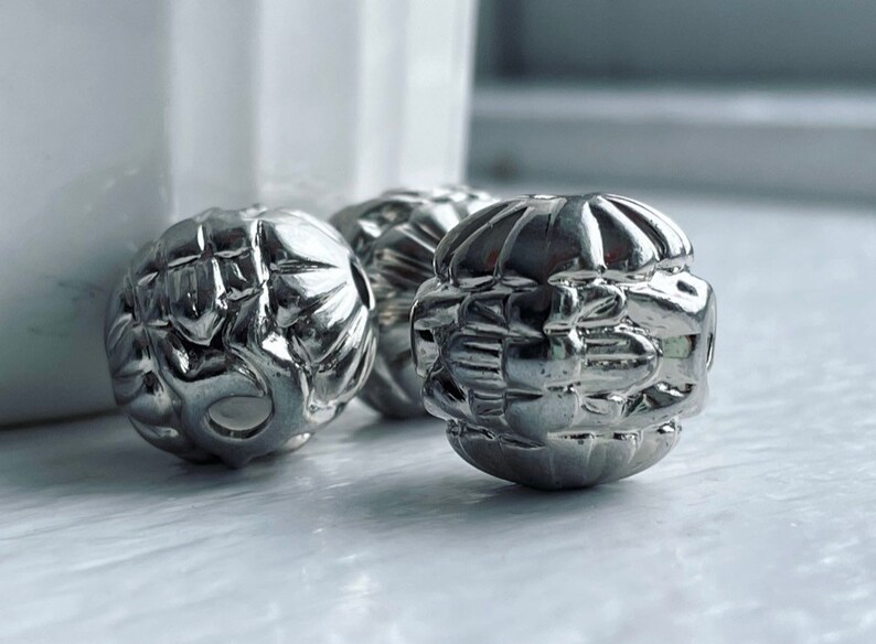 Silver Carved Acrylic Etched Ornate Round Beads 17mm 12 image 3