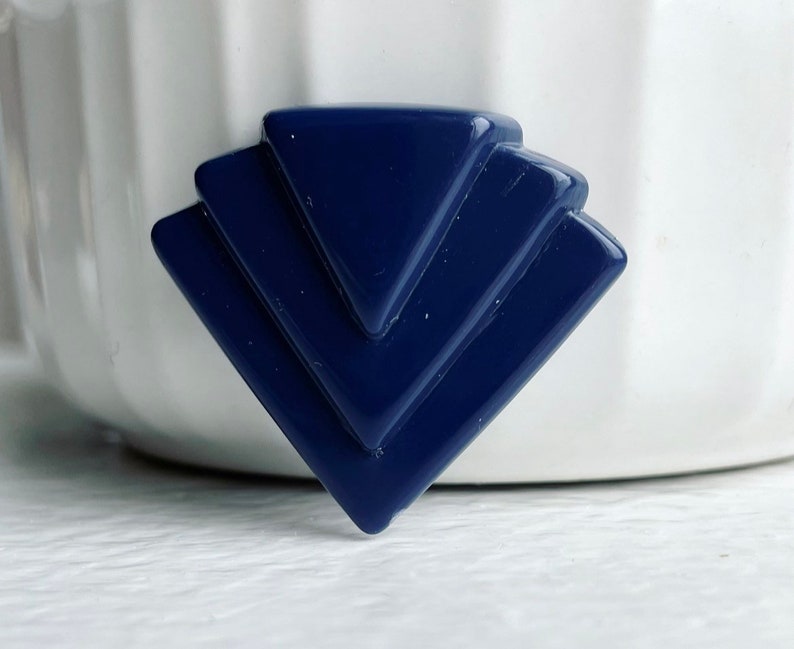 Vintage Navy Blue Lucite Layered Deco Triangle Cabochons Cabs Flatbacks 33mm 6 image 6