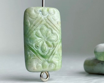 Contas retangulares vintage de acrílico gravado, imitando pedra jade pálida, 21 mm (10)