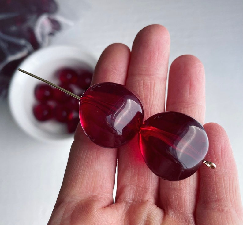 Vintage Wine Red Beveled Round LARGE Chunky Lucite Melon Beads 23mm 6 image 4