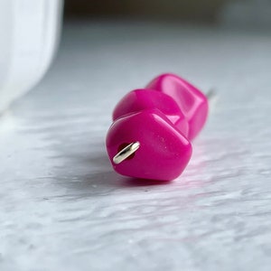 Vintage Lucite Hot Pink Nugget Beads 10mm 30 image 2