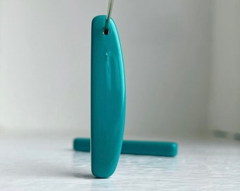 Vintage Lucite Teal Curved Oval Pendant Drop Beads 36mm (8)
