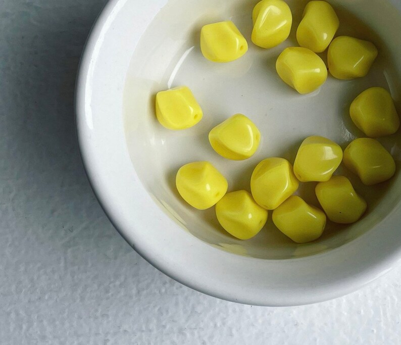 Vintage Yellow Lucite Pinched Oval Nugget Beads 16mm 12 image 3