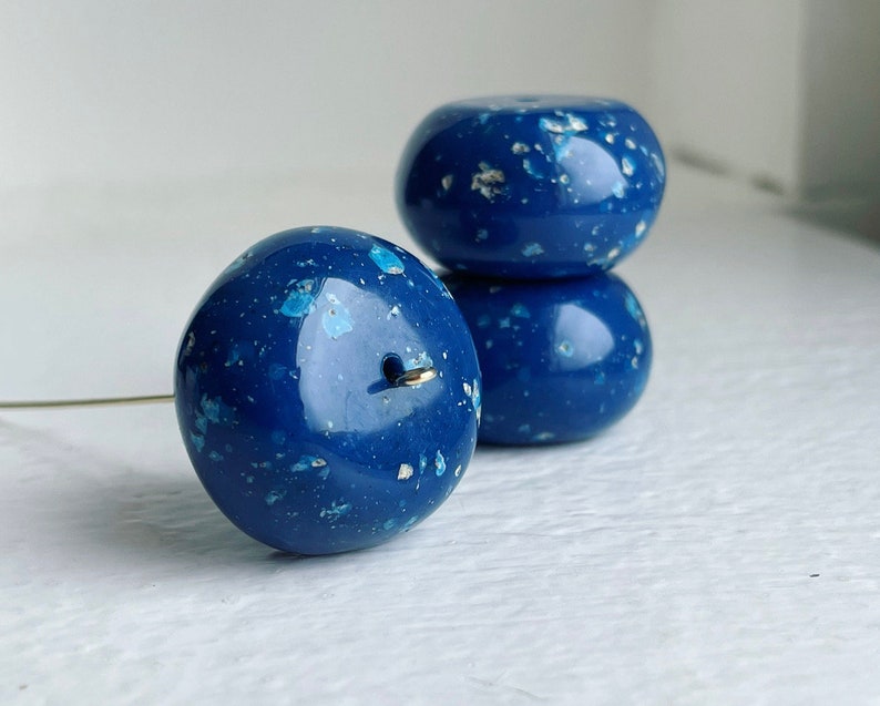 Vintage Lucite Speckled Blue Marbled Chunky Stone Beads Granite Saucers 29mm 4 image 3