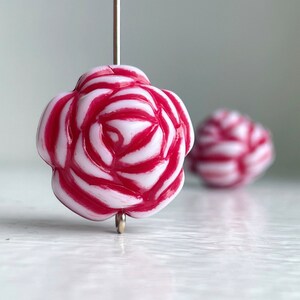 Red White Acrylic Round Chunky Rose Flower Beads Large 20mm (8)