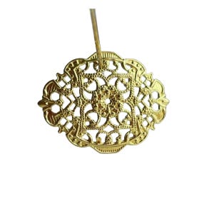 Filigrana floral curva ovalada con estampado de latón crudo, 26 mm (8) RB5