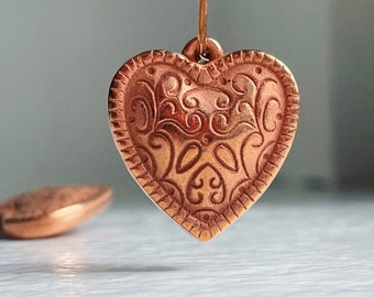 Vintage Copper Heart Ornate Etched Pendant Charms Beads 22mm (12)