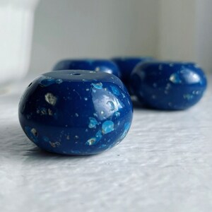 Vintage Lucite Speckled Blue Marbled Chunky Stone Beads Granite Saucers 29mm 4 image 4